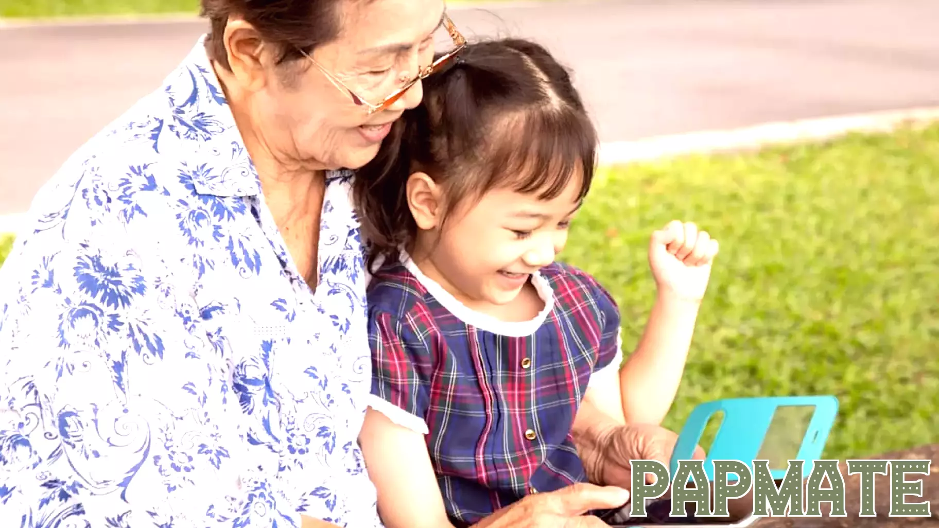 When grandma says 'yes' and mum says 'no', here's how to navigate the parenting tug-of-war