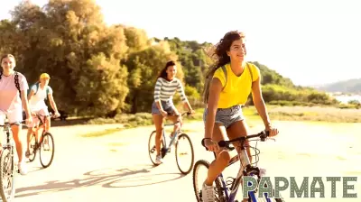 How to use location sharing to build trust on vacation